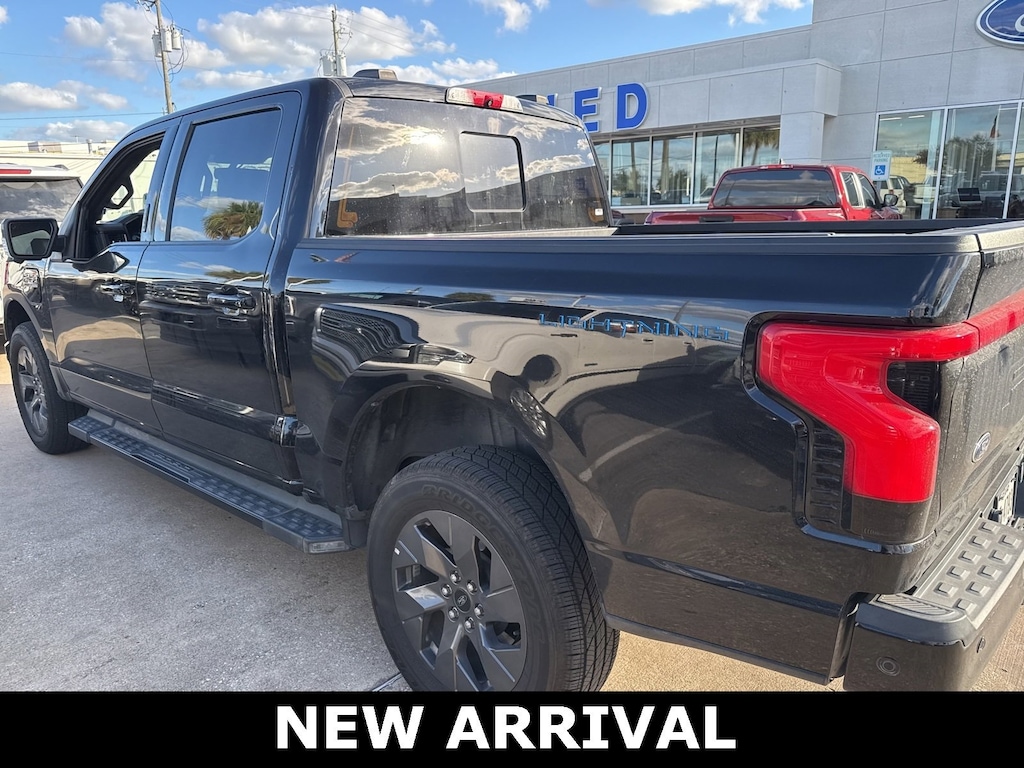 Used 2022 Ford F-150 Lightning Lariat Truck