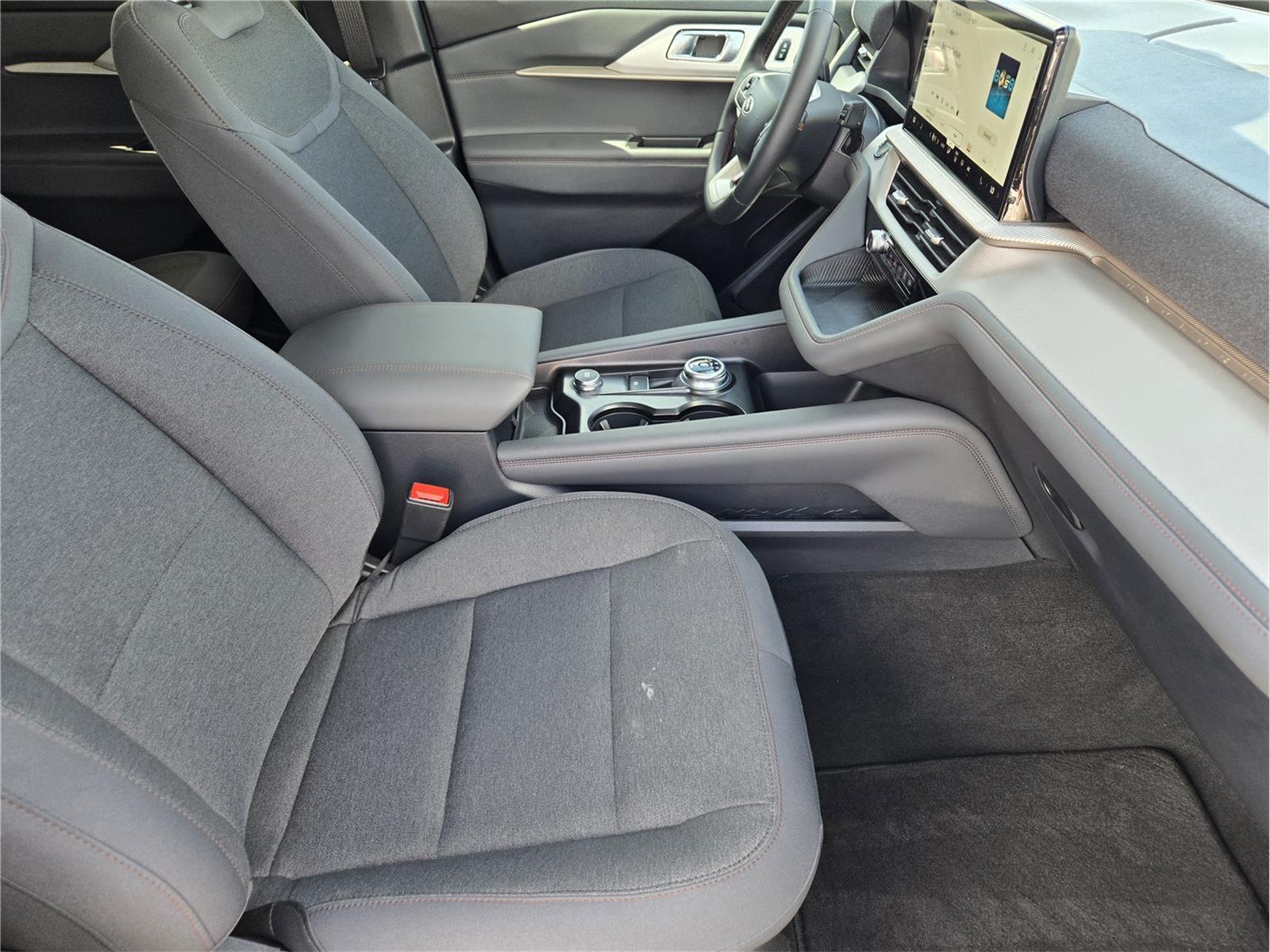 2026 Ford Explorer - Photo 14