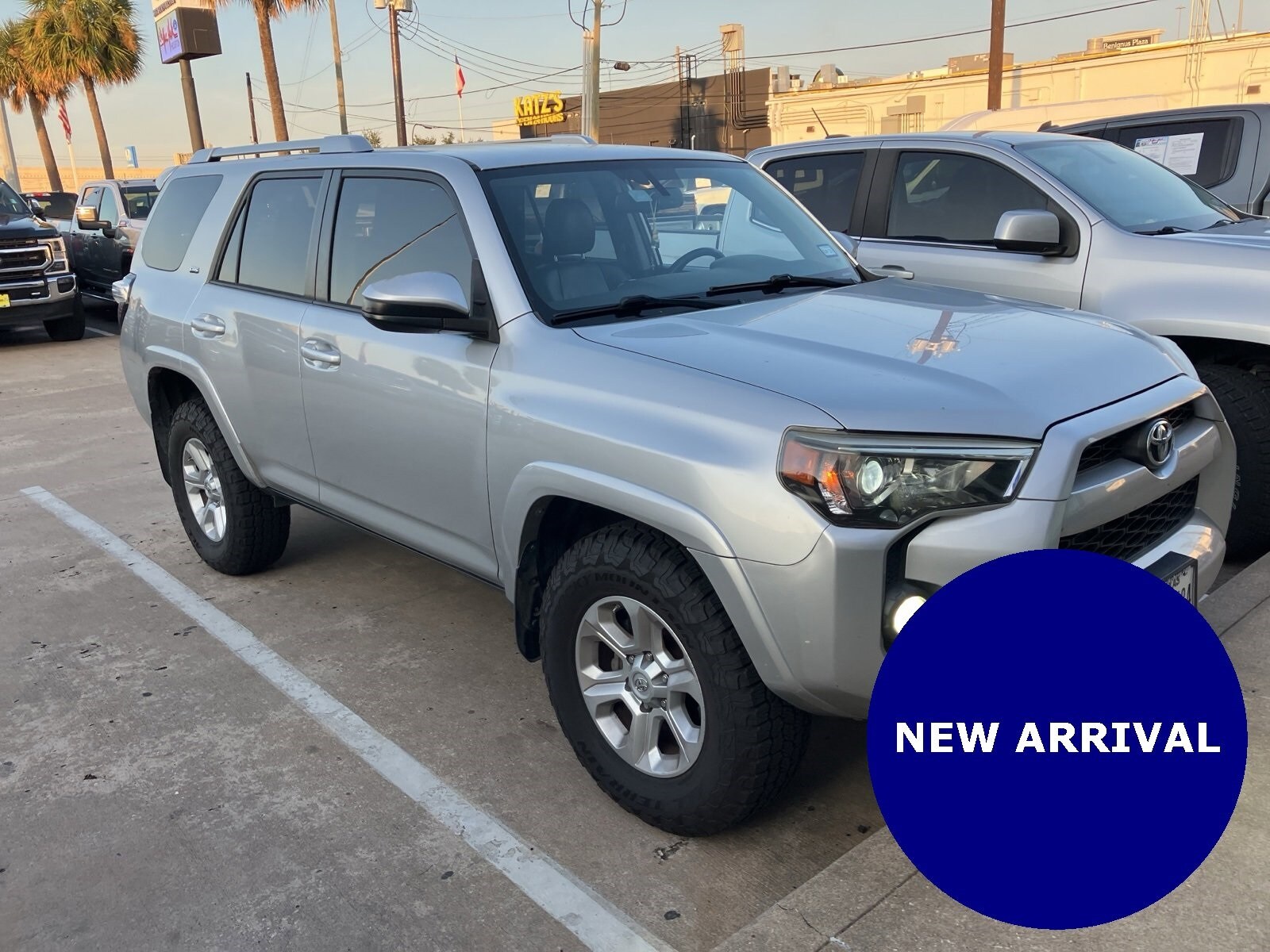 2014 Toyota 4Runner SR5 photo 2