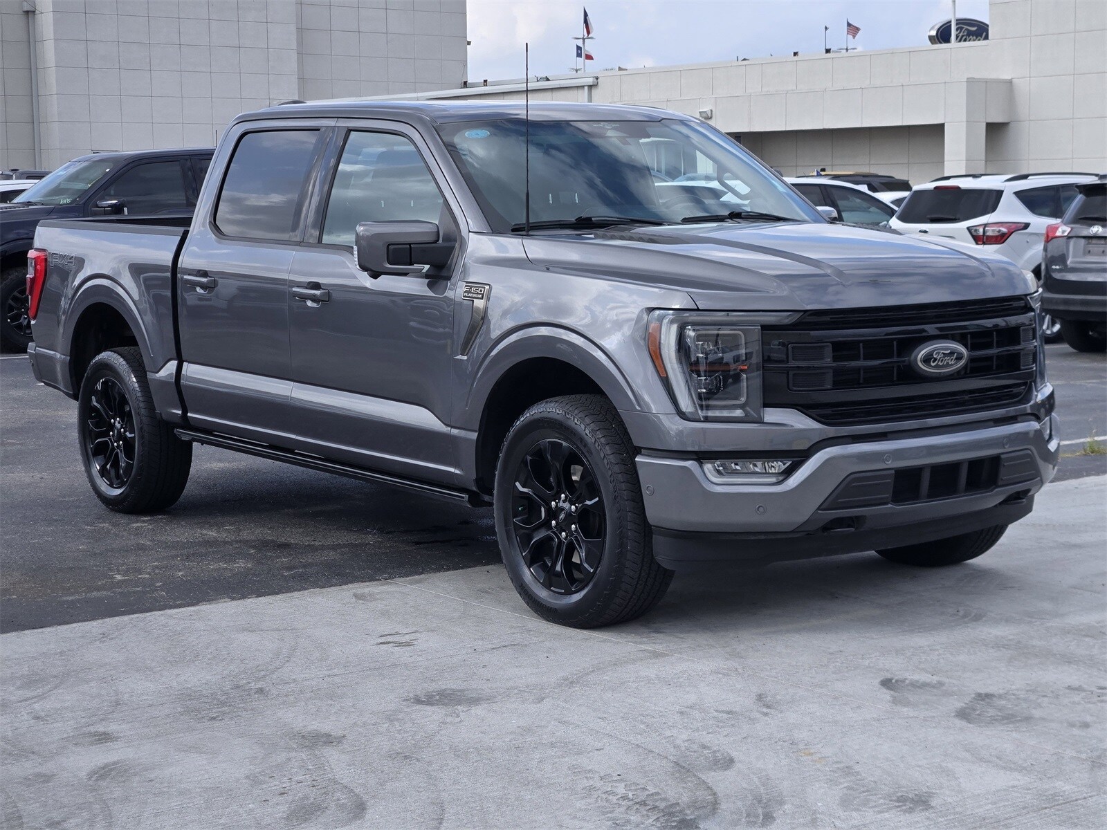 2023 Ford F-150 Platinum photo 3