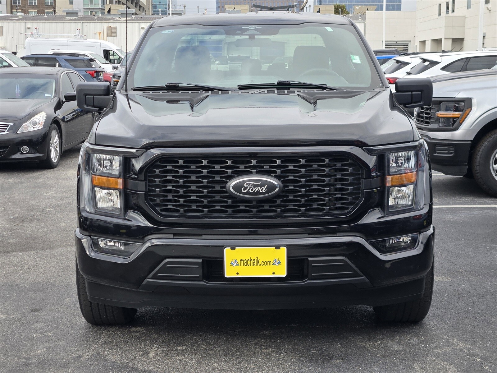 2023 Ford F-150 XL photo 2