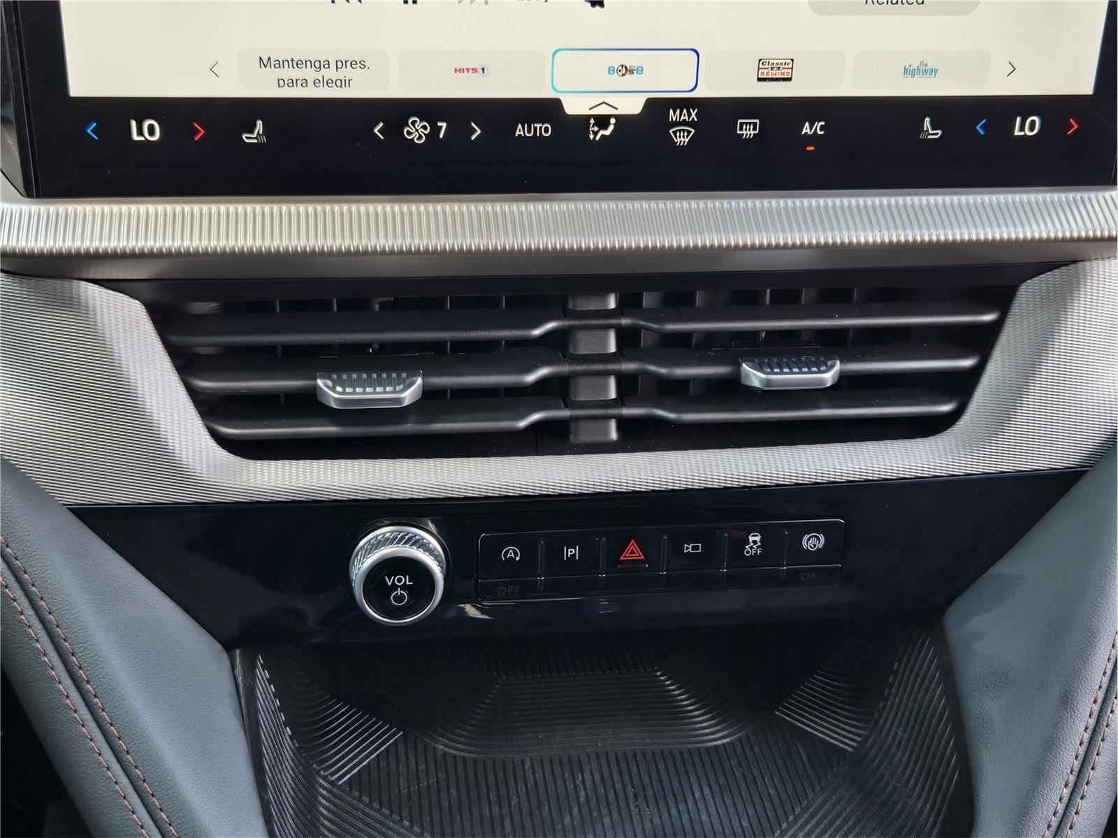 2026 Ford Explorer - Photo 18