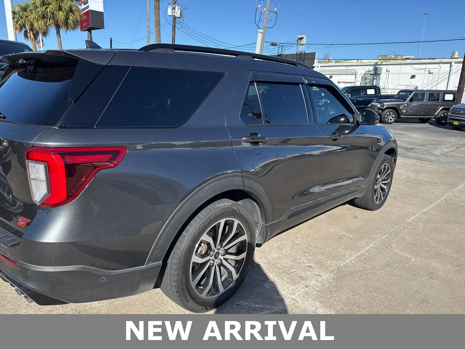 2020 Ford Explorer ST photo 3