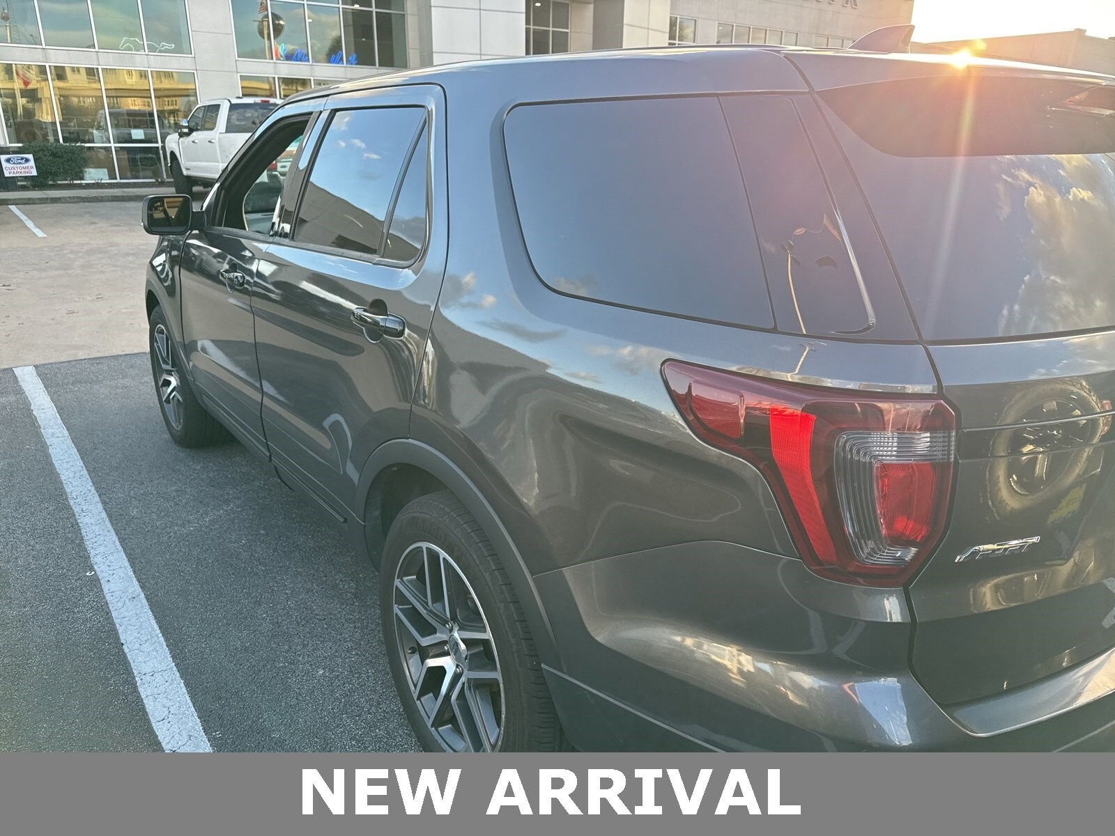 2017 Ford Explorer Sport photo 2