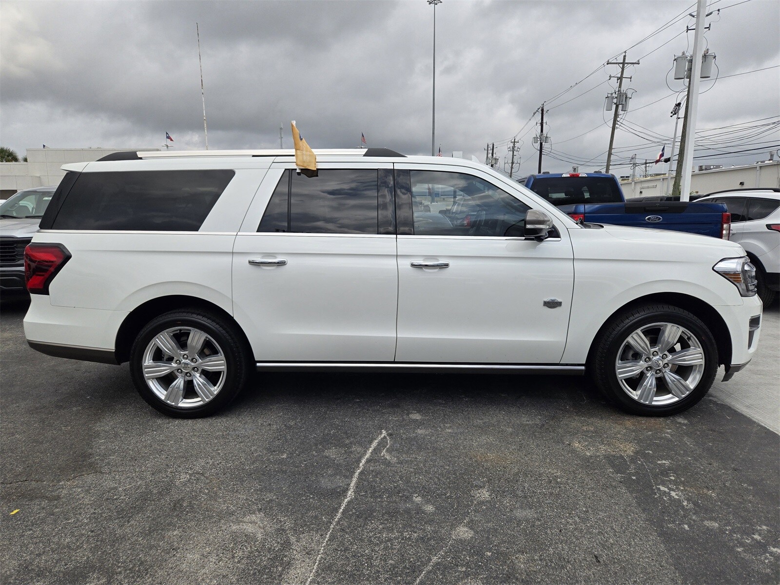 2024 Ford Expedition MAX King Ranch photo 3