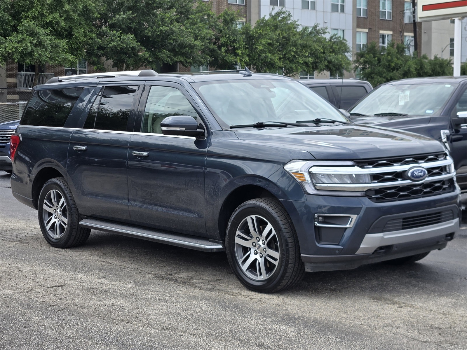Used 2023 Ford Expedition Limited with VIN 1FMJK2A89PEA15622 for sale in Houston, TX