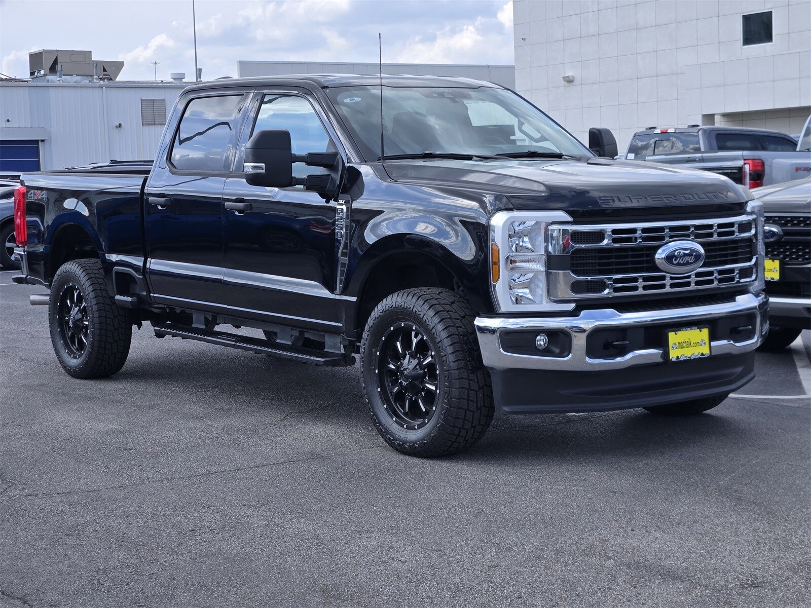 2025 Ford F-250 photo 3