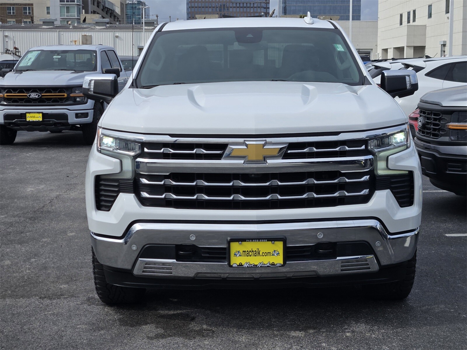 2023 Chevrolet Silverado 1500 LTZ photo 2