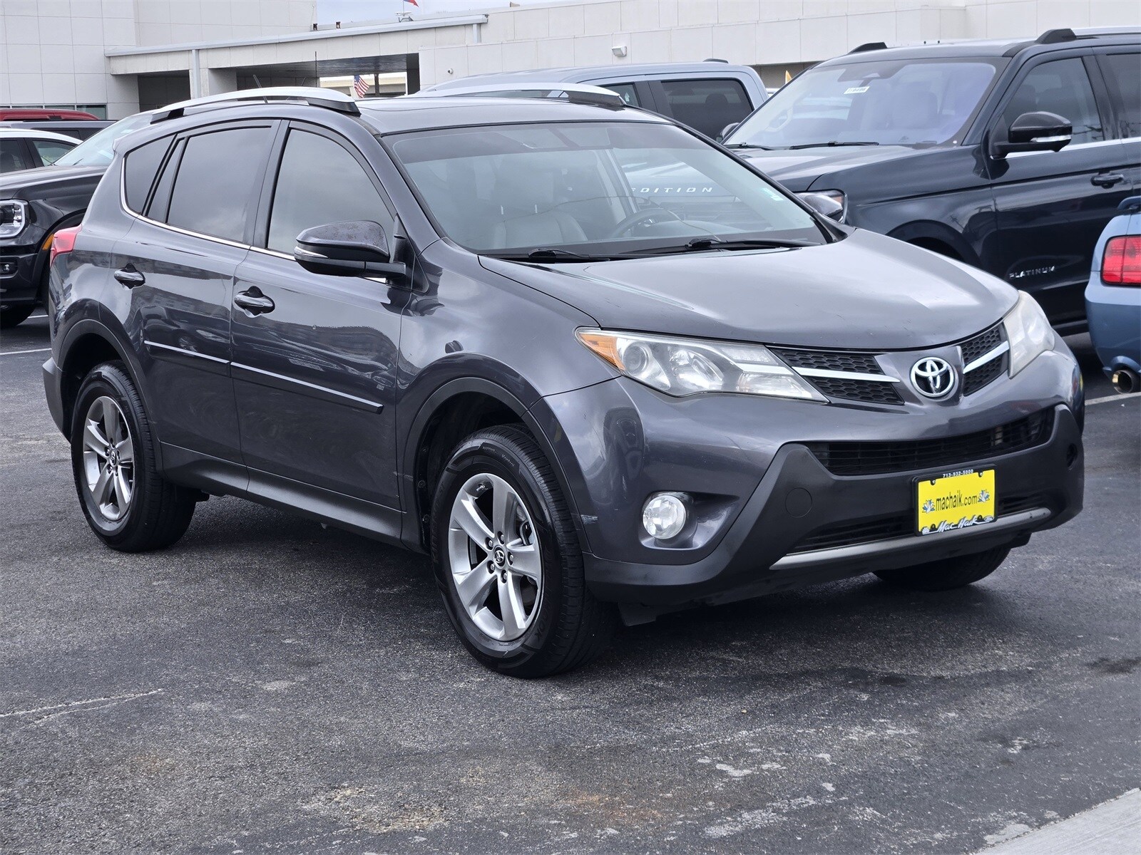 2015 Toyota RAV4 XLE photo 2