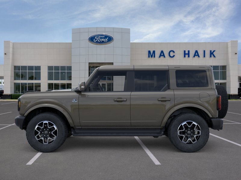 2025 Ford Bronco Outer Banks photo 2