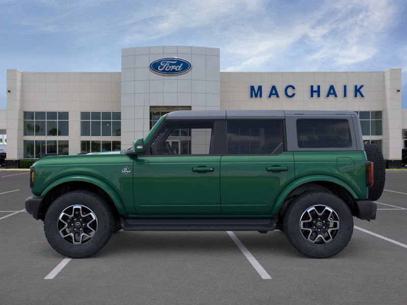 2025 Ford Bronco Outer Banks photo 2