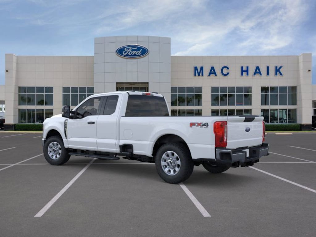 New 2025 Ford F-250 XLT Truck Super Cab