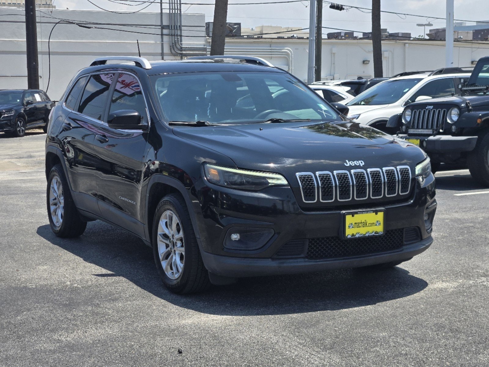 Used 2019 Jeep Cherokee Latitude with VIN 1C4PJLCB1KD333054 for sale in Houston, TX