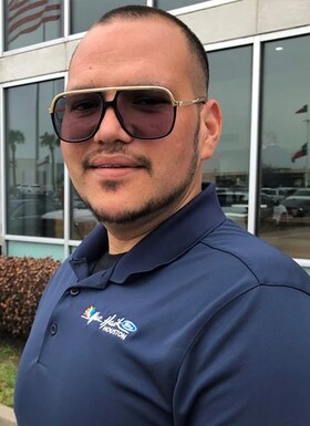 Staff member Nelson Lambarena from 352a2974ec08