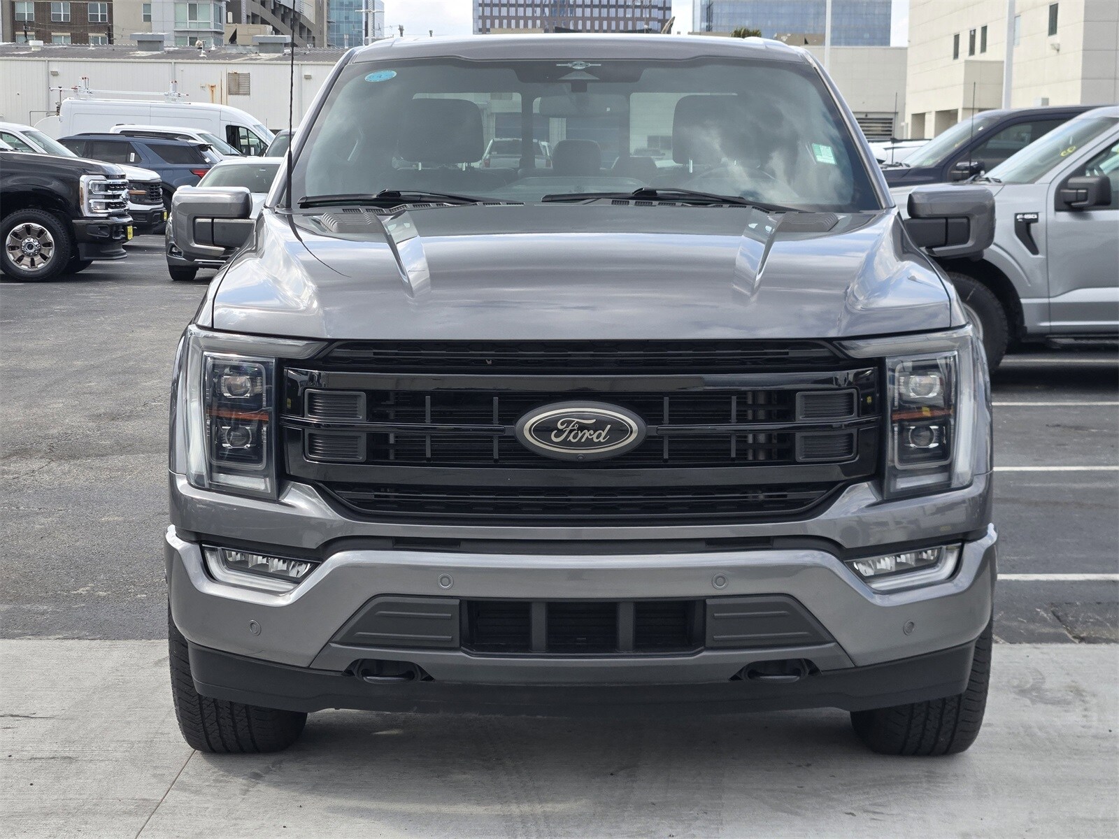 2023 Ford F-150 Platinum photo 2