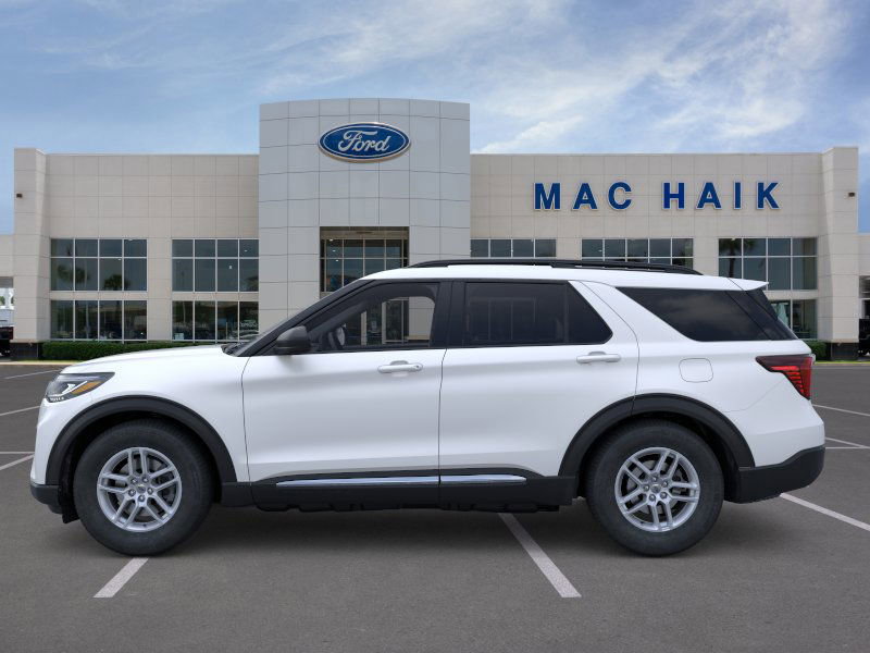 2025 Ford Explorer photo 3