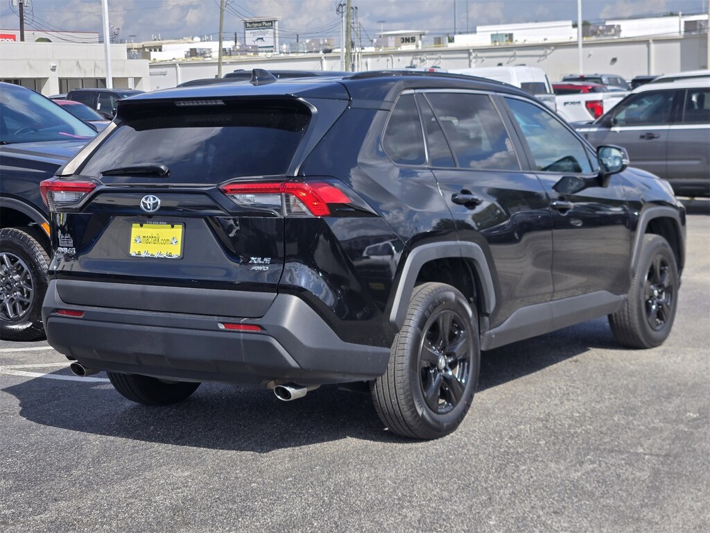 Used 2021 Toyota RAV4 XLE SUV