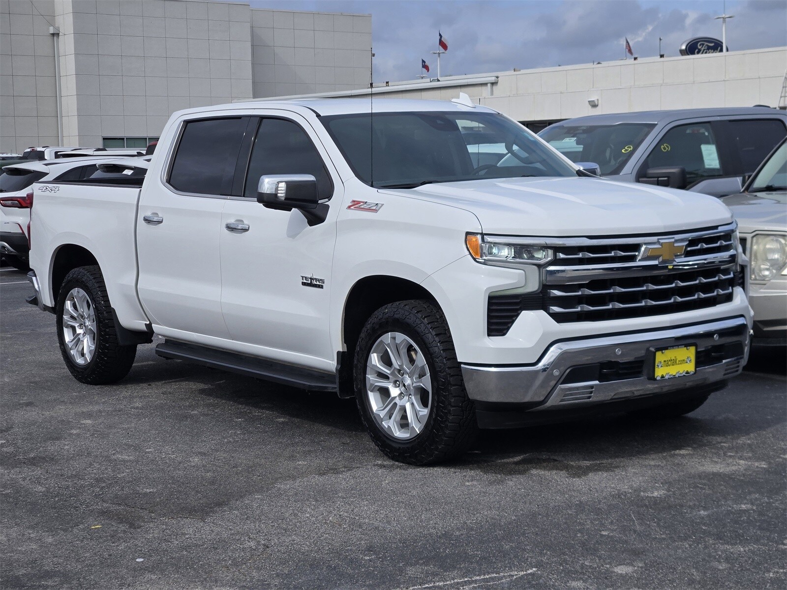 2023 Chevrolet Silverado 1500 LTZ photo 3