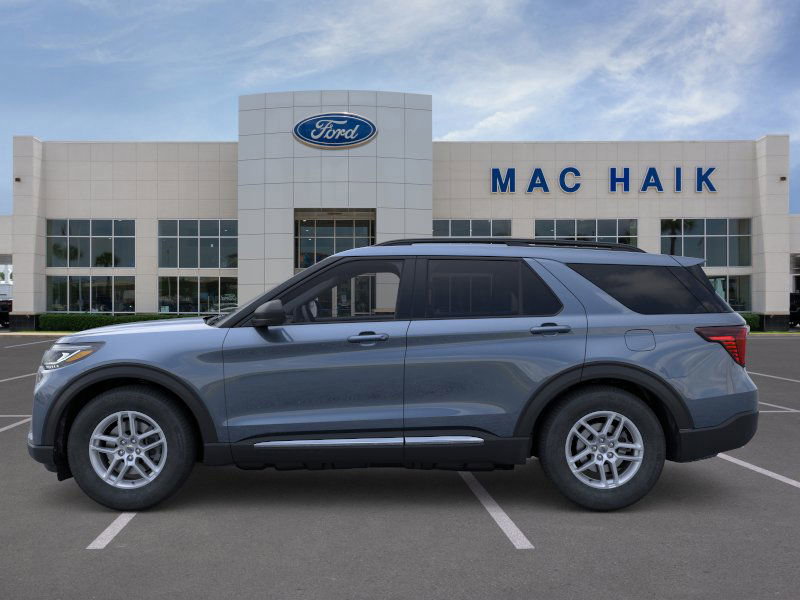 2025 Ford Explorer photo 3