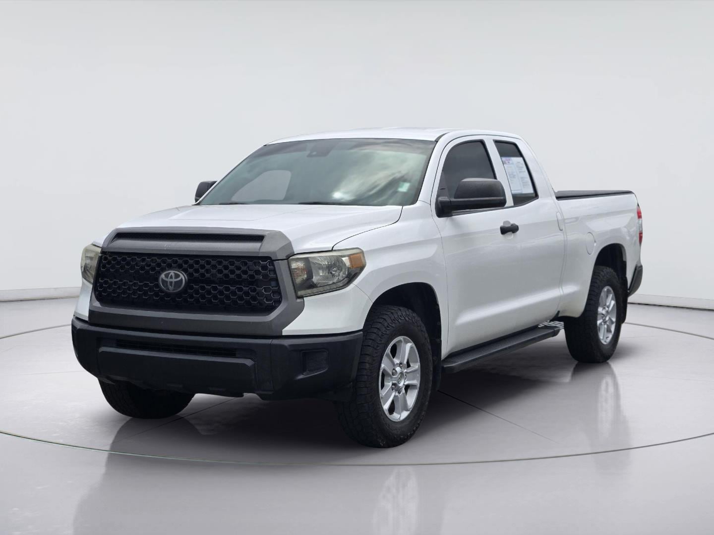 Super White 2018 Toyota Tundra Pickup Truck 4X2 Automatic
