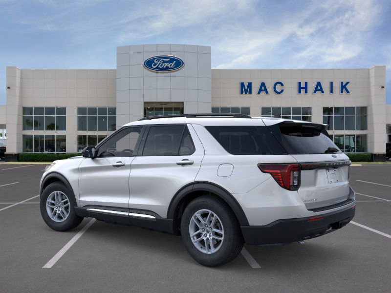 2025 Ford Explorer photo 3