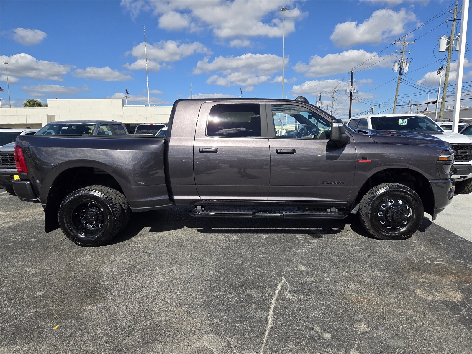 2025 Ram 3500 Laramie photo 4