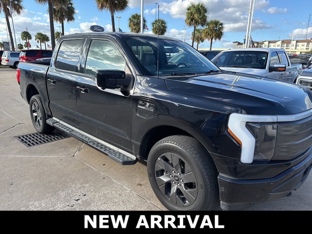 Used 2022 Ford F-150 Lightning Lariat Truck