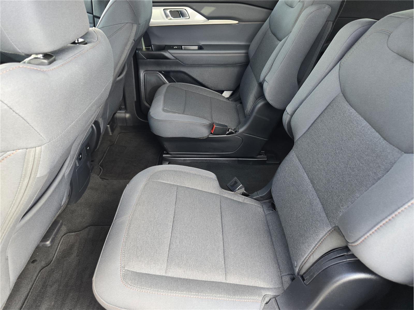 2026 Ford Explorer - Photo 30