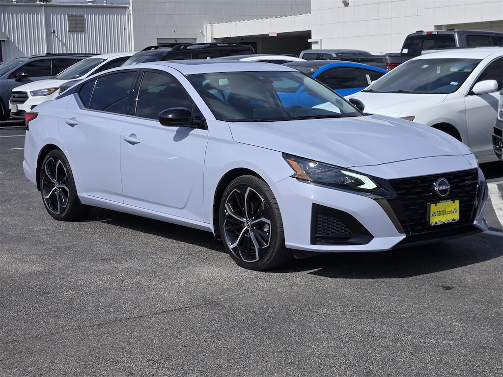 Used 2024 Nissan Altima 2.5 SR Sedan