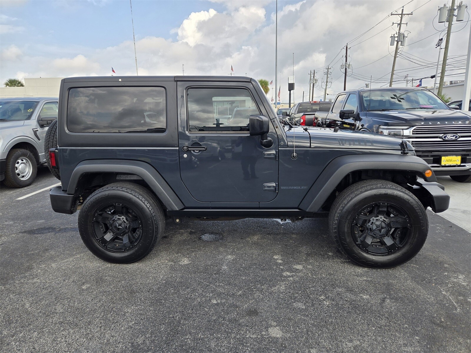2017 Jeep Wrangler Willys Wheeler photo 4