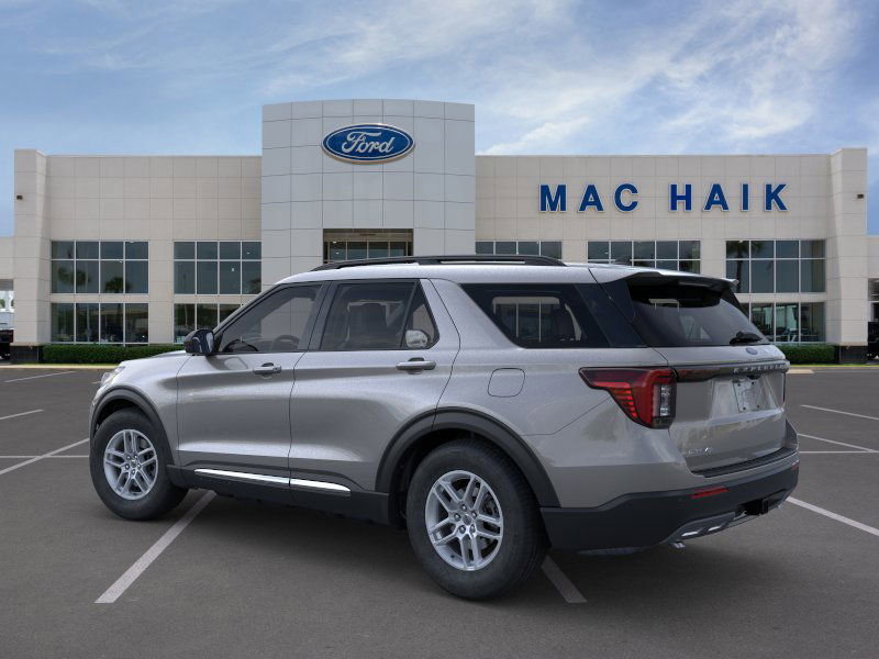 2025 Ford Explorer photo 3