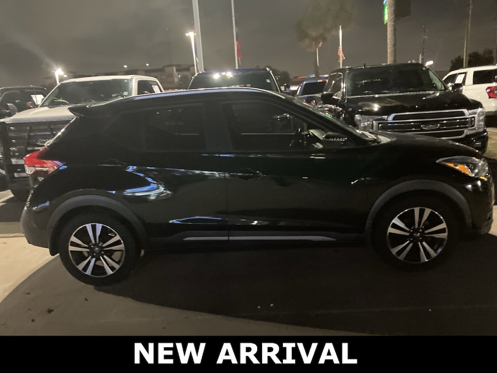 Used 2019 Nissan Kicks SR SUV