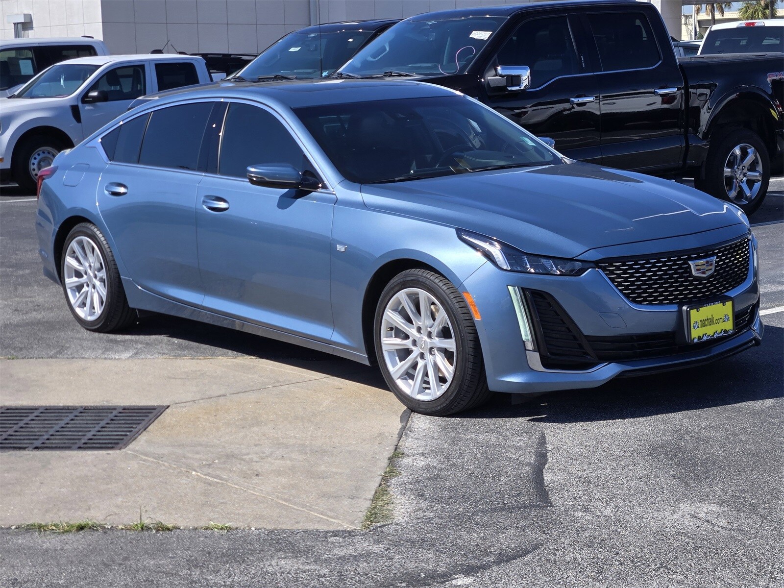 2023 Cadillac CT5 Luxury photo 3