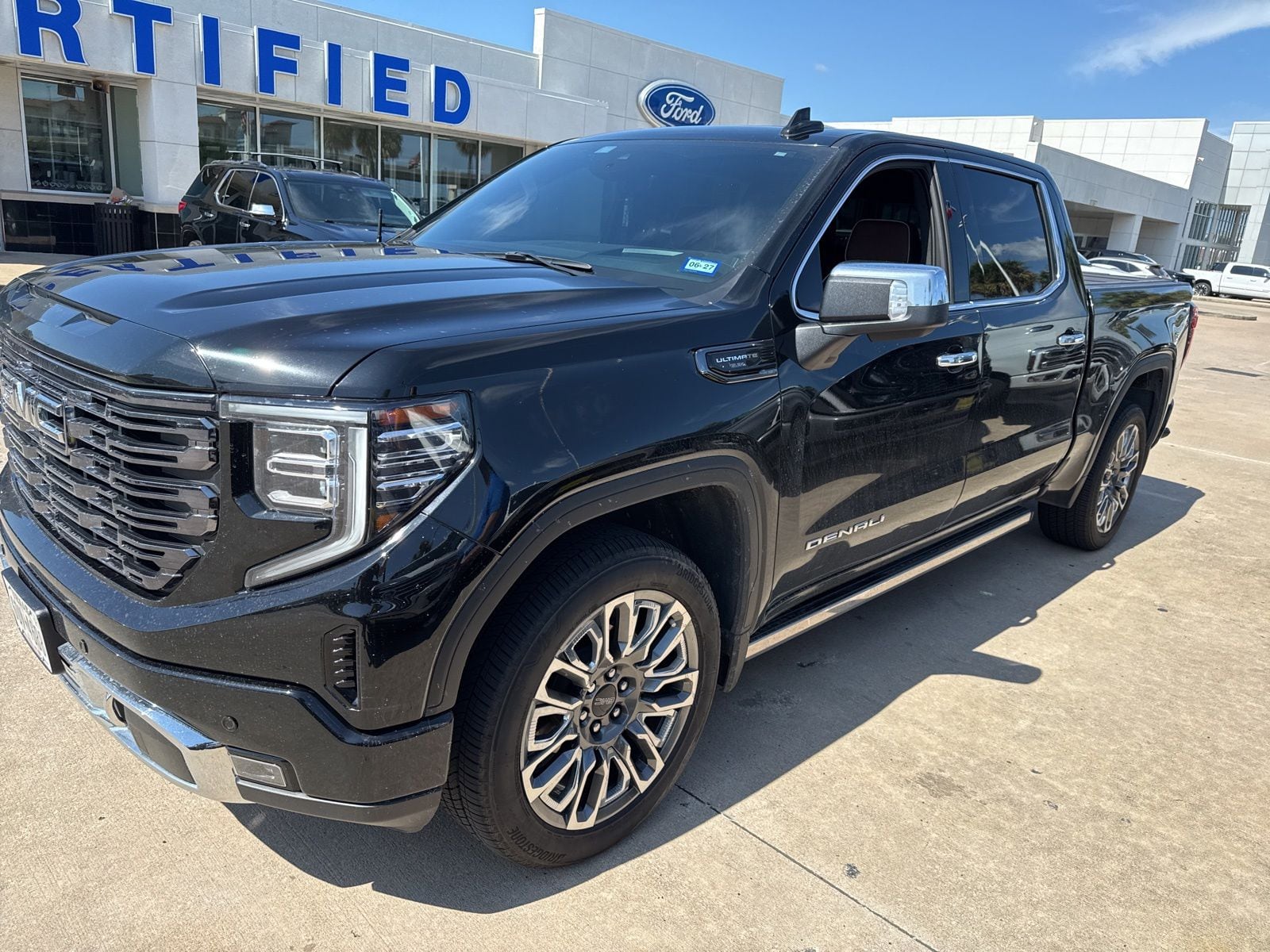 2025 GMC Sierra 4WD Crew Cab Short Box Denali Ultimate's photo