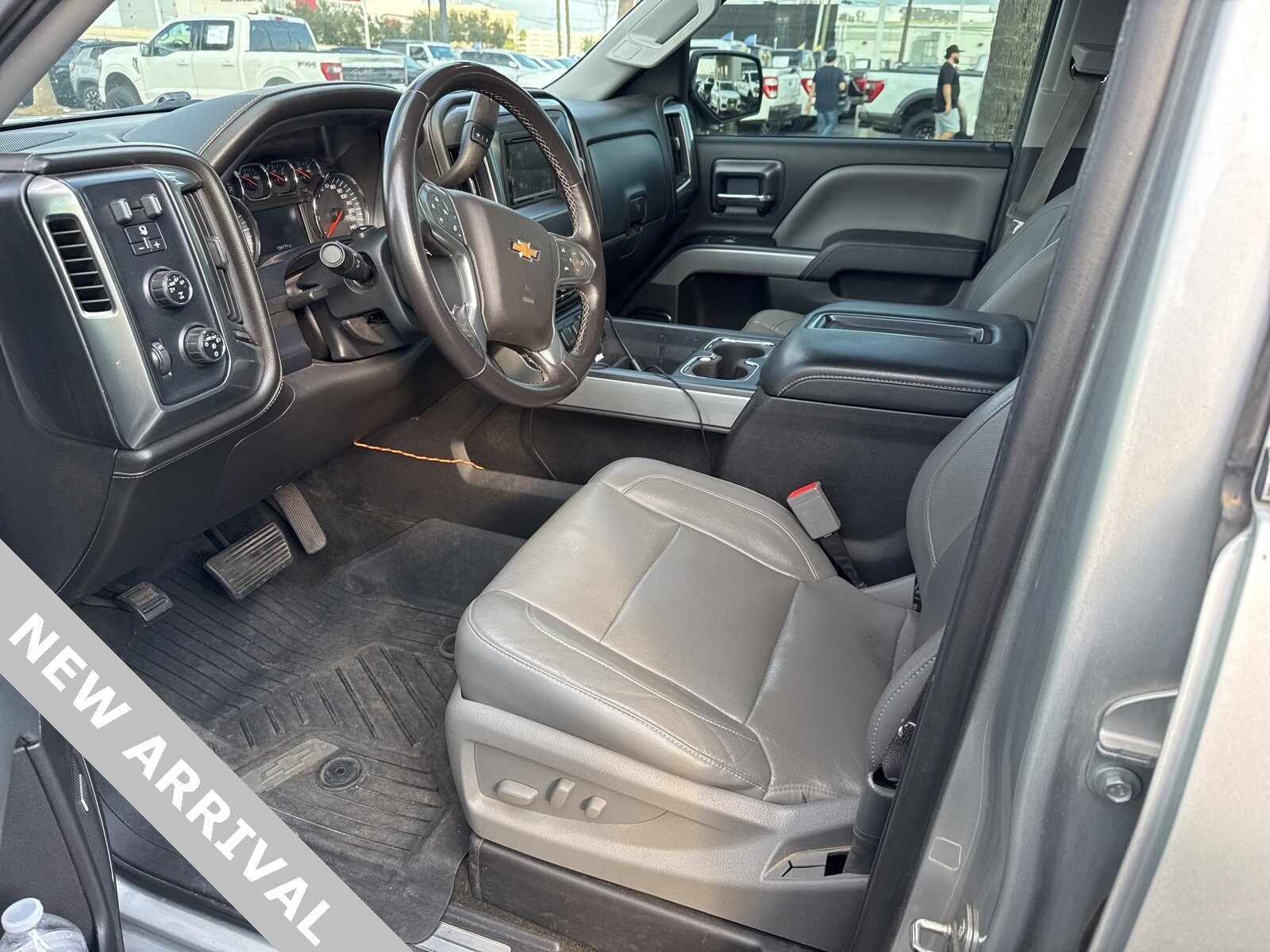 2015 Chevrolet Silverado 1500 LTZ photo 3