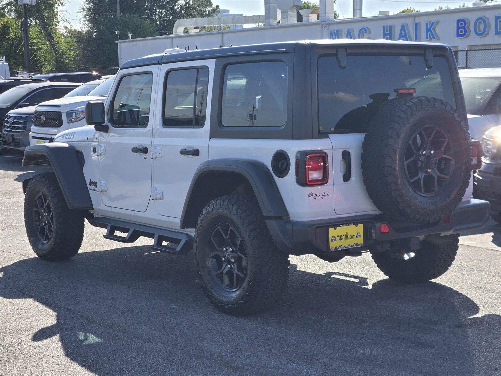 2024 Jeep Wrangler Willys photo 4