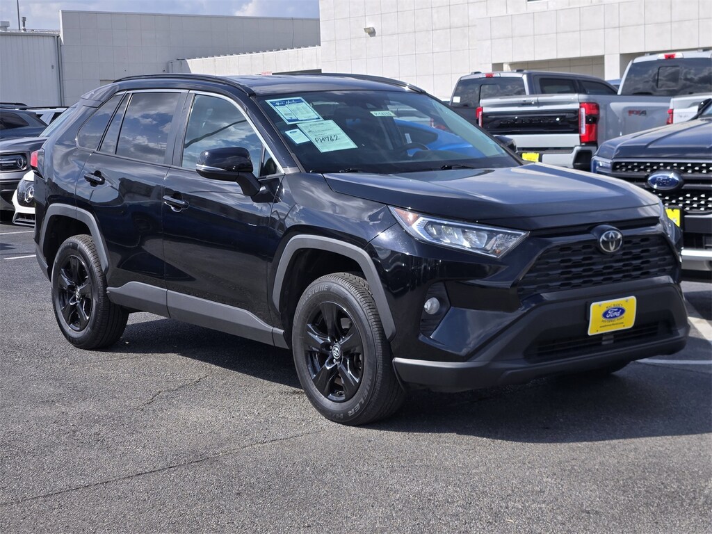 Used 2021 Toyota RAV4 XLE SUV