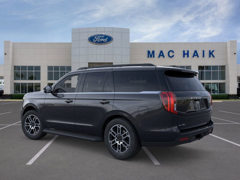 2025 Ford Expedition photo 3