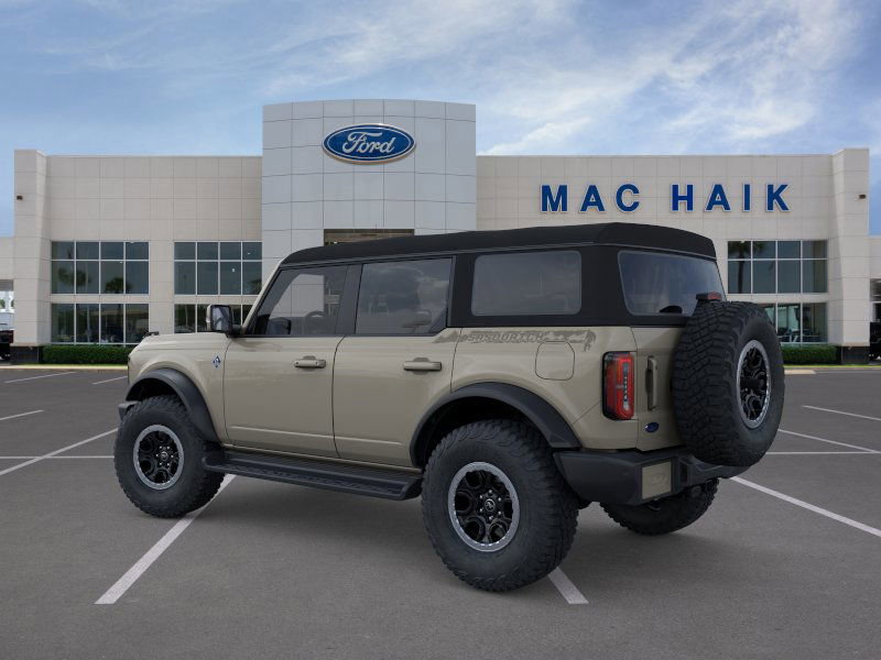 2025 Ford Bronco Outer Banks photo 3