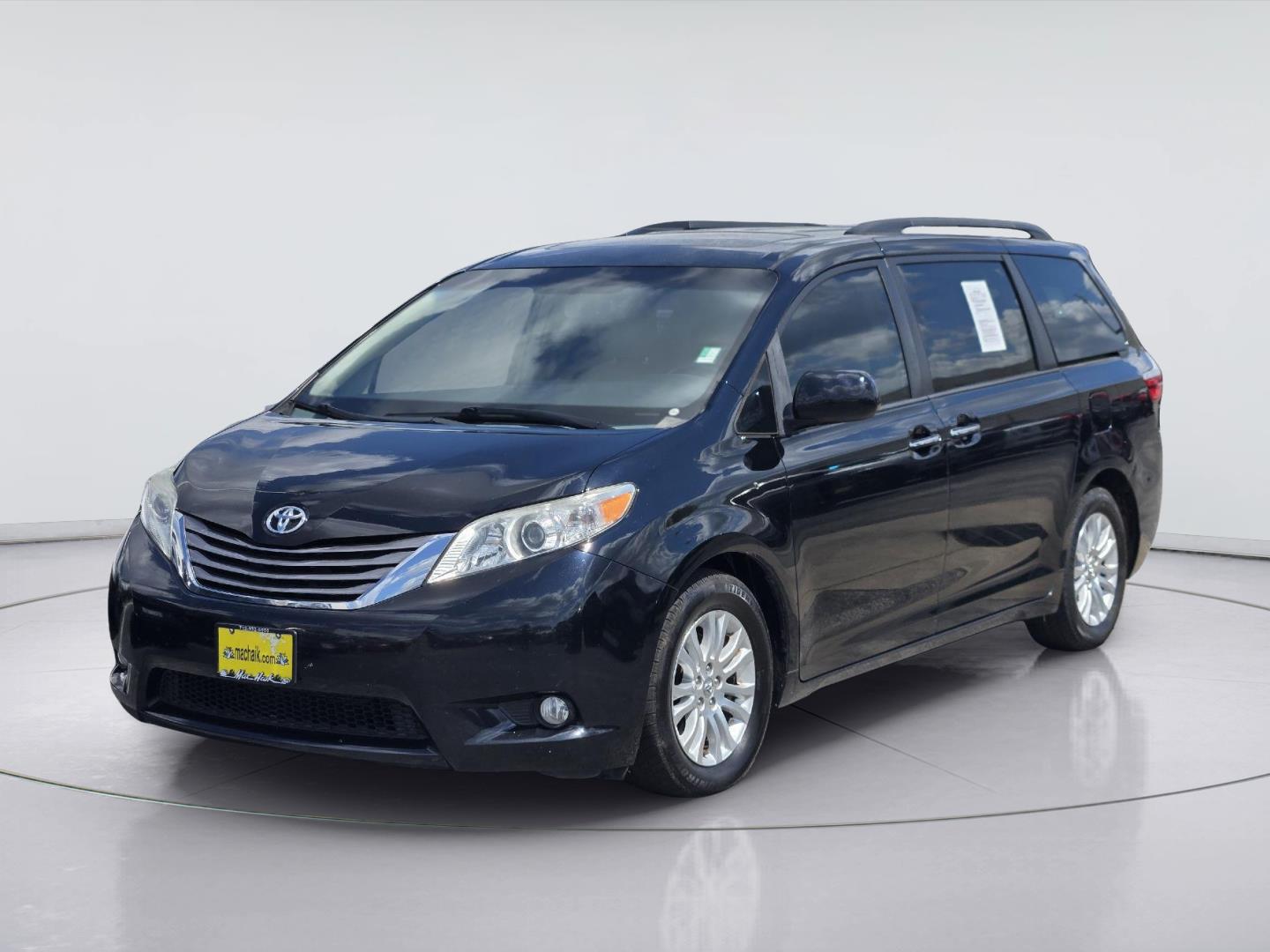  2015 Toyota Sienna XLE 8-Passenger   