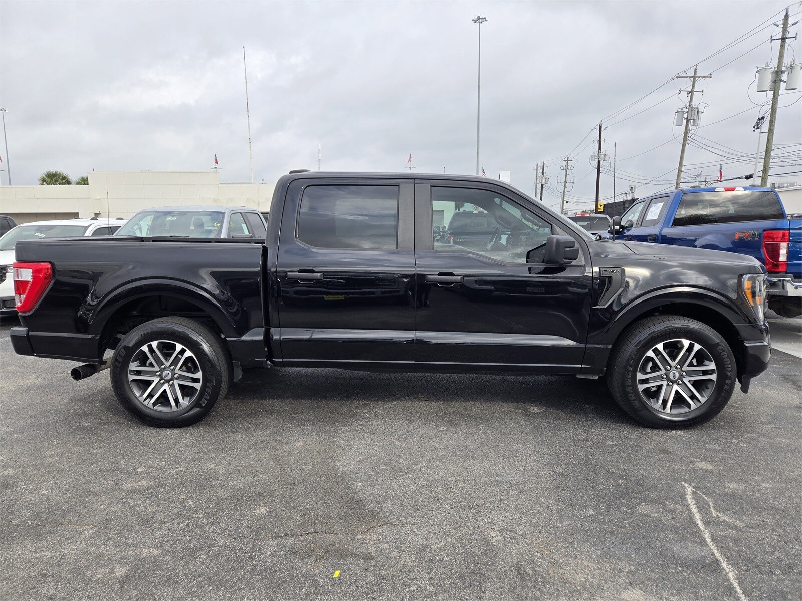 2023 Ford F-150 XL photo 4