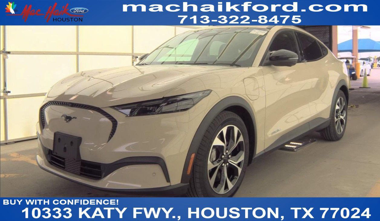 2025 Ford Mustang-Mach-e Select's photo