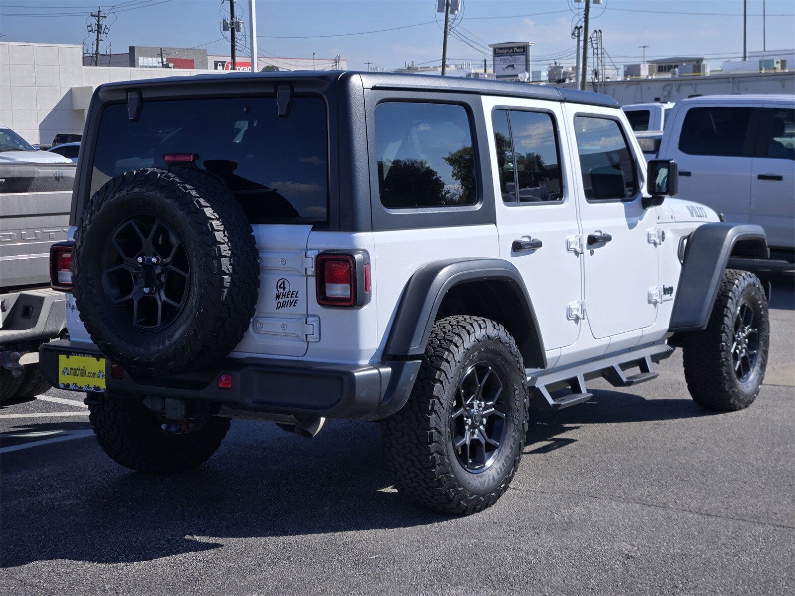 2024 Jeep Wrangler Willys photo 3