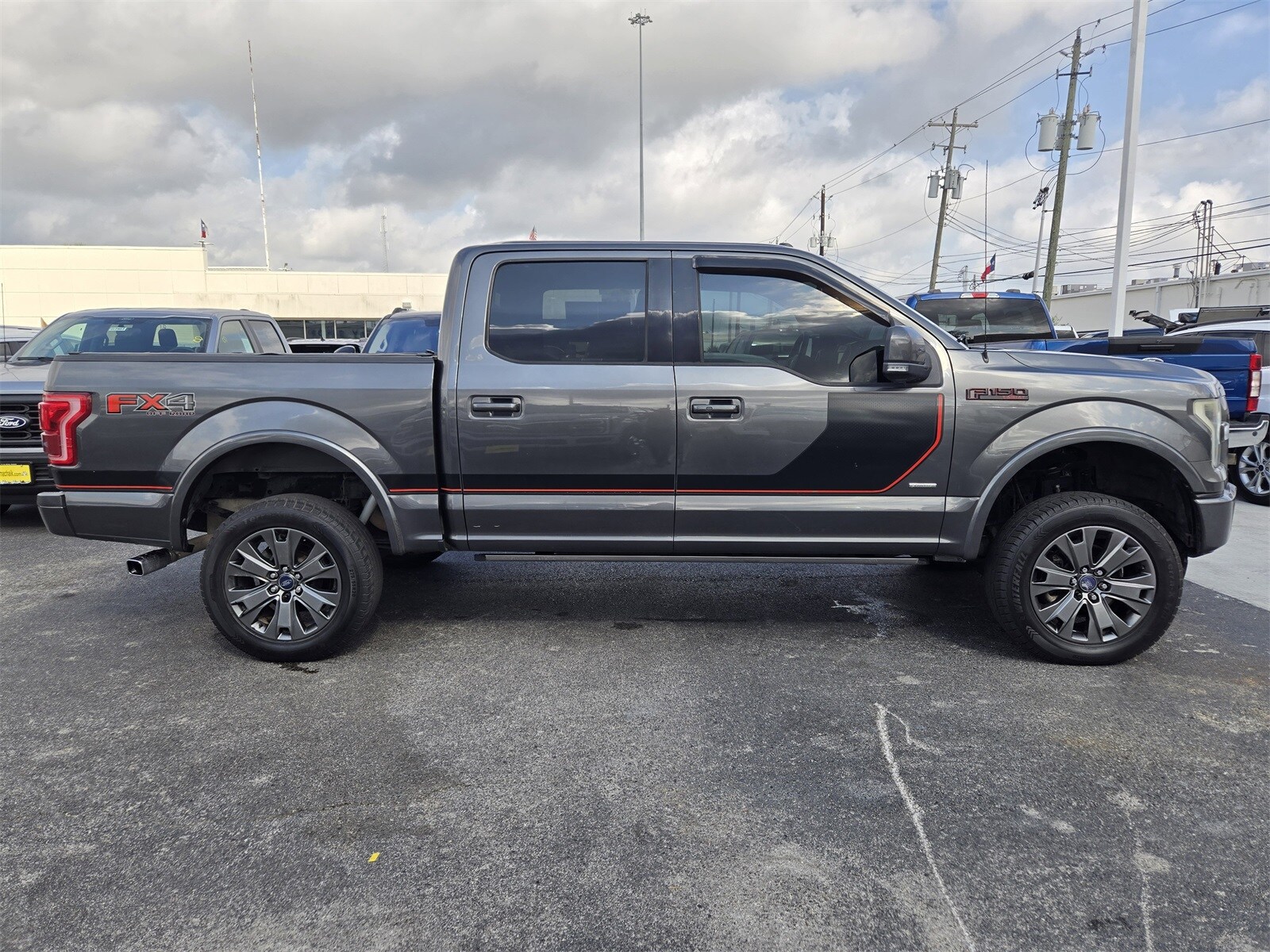 2016 Ford F-150 Lariat photo 2