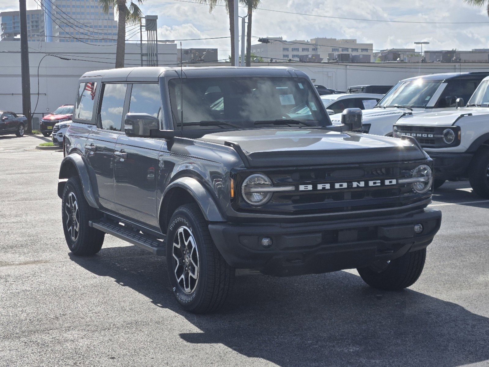 Used 2022 Ford Bronco 4-Door Outer Banks with VIN 1FMEE5BP5NLB44935 for sale in Houston, TX