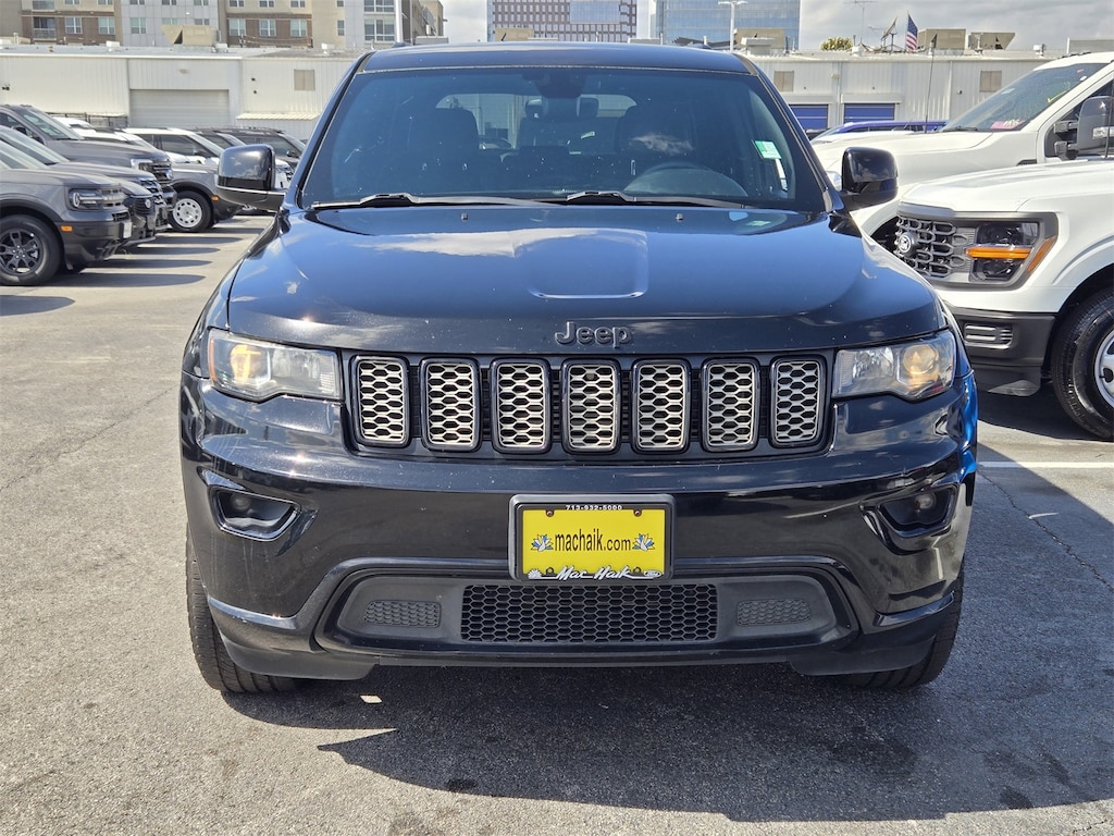 Used 2017 Jeep Grand Cherokee Altitude SUV