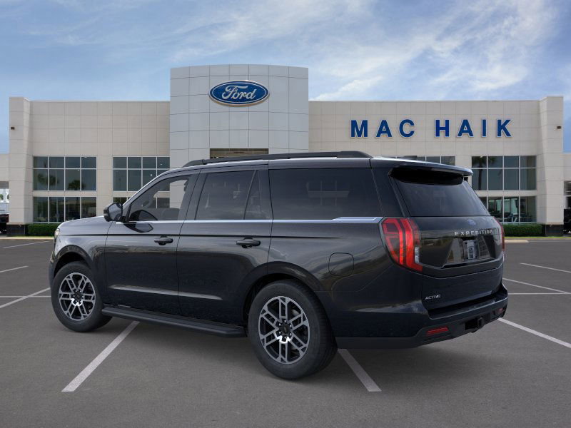 2025 Ford Expedition photo 3