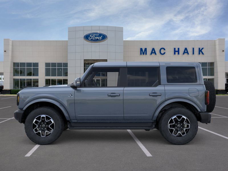 2025 Ford Bronco Outer Banks photo 2