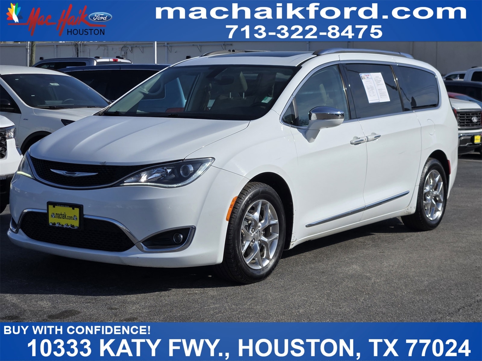 2018 Chrysler Pacifica Limited's photo