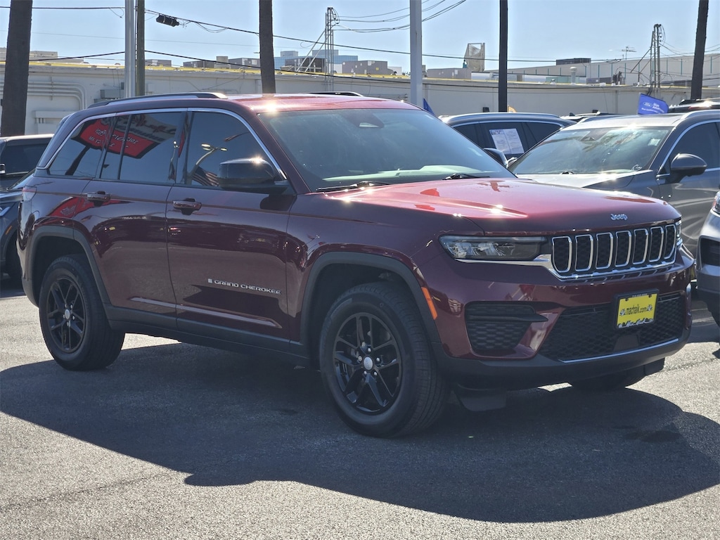 Used 2023 Jeep Grand Cherokee Laredo SUV